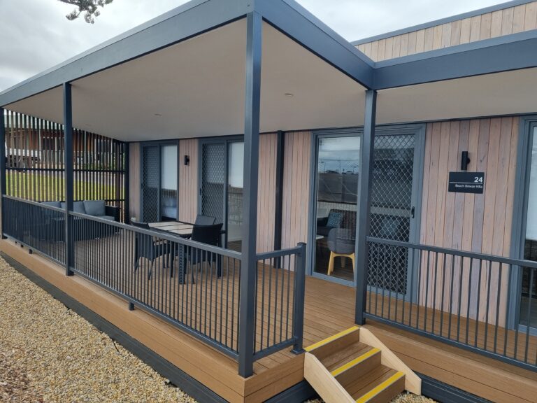 Beach Breeze – Executive 2 Bedroom Cabin